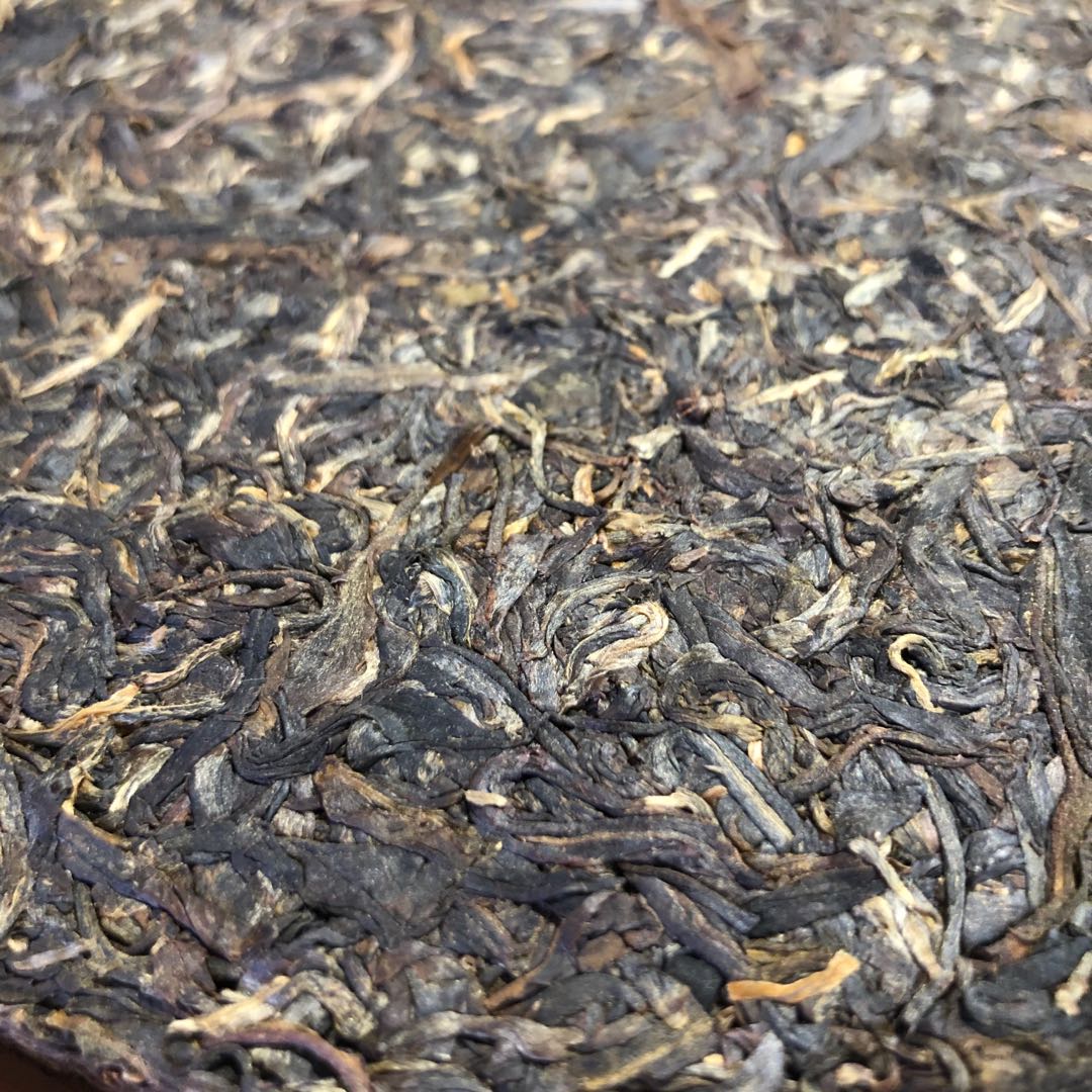 中茶經(jīng)典大紅印 云南普洱茶生茶 2016年傳世經(jīng)典鐵餅紅印 400克